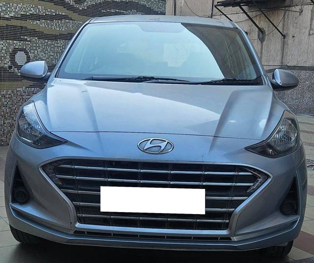 https://images10.gaadi.com/usedcar_image/4404199/original/processed_1cbd52ef173e3b05eab4d2fd62fe7724.jpg?imwidth=6402