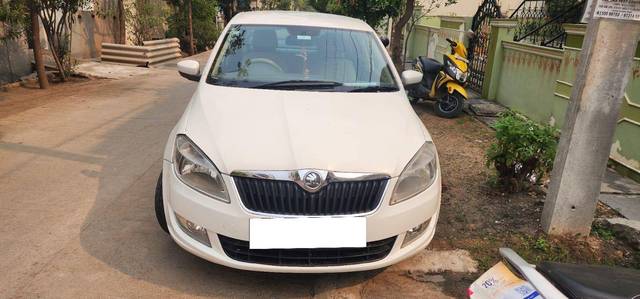 https://images10.gaadi.com/usedcar_image/4404250/original/dc25c2c3bcd1a1a173e652c49e4d5361.jpg?imwidth=6400