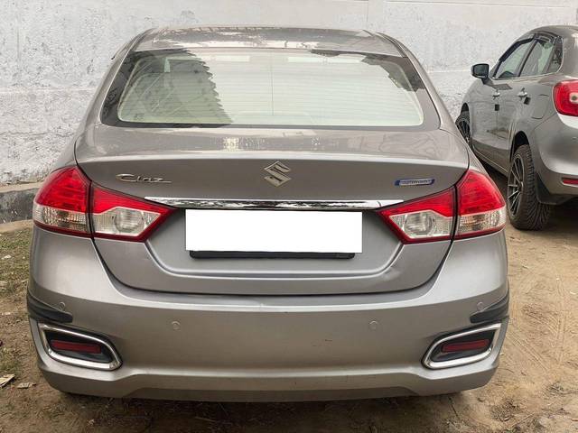 https://images10.gaadi.com/usedcar_image/4404294/original/4dd8d9c5007e1d95d2fab80d26bcd58a.jpg?imwidth=6401