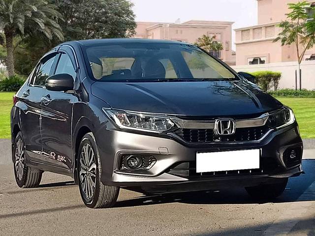 https://images10.gaadi.com/usedcar_image/4404316/original/processed_b724ecf82f36bbe2ad633388725bf949.jpg?imwidth=6400