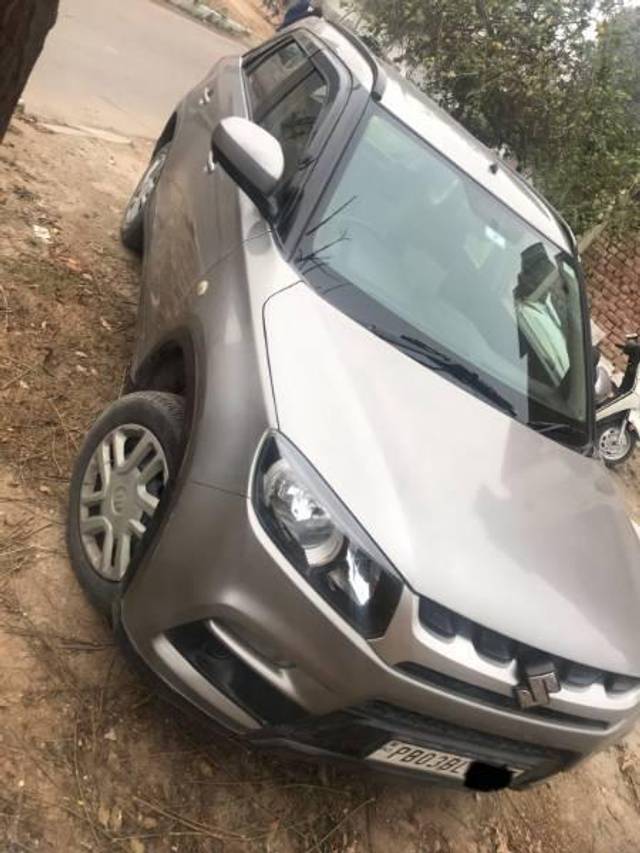 https://images10.gaadi.com/usedcar_image/4404317/original/processed_8fa5f8b3-9a8b-4a60-8717-294516eb0439.jpg?imwidth=6402