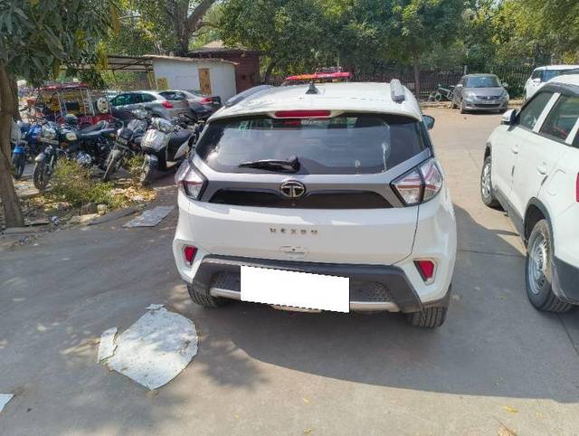 https://images10.gaadi.com/usedcar_image/4404393/original/28287edfcc616022aa593d3bbb77a73e.jpg?imwidth=6402