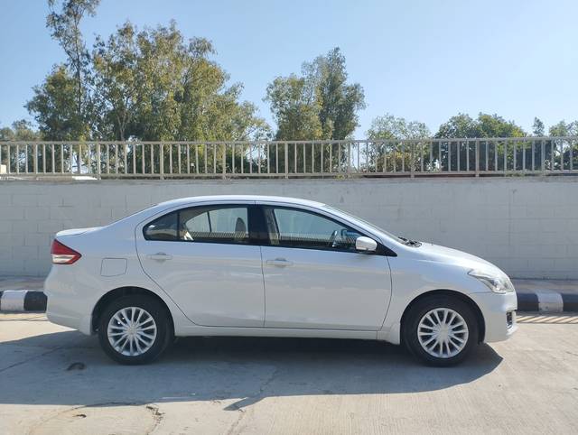 https://images10.gaadi.com/usedcar_image/4404469/original/eab99084cd0f9da88f8d391abf2d9cda.jpg?imwidth=6401