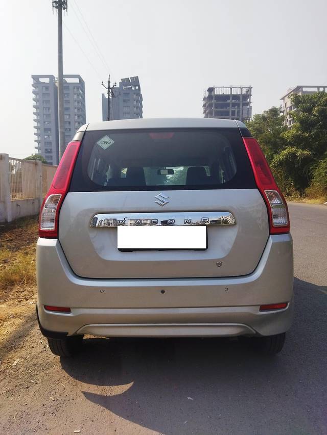 https://images10.gaadi.com/usedcar_image/4404483/original/processed_092d90cb23be72f9e0882fe66b232995.jpg?imwidth=6402