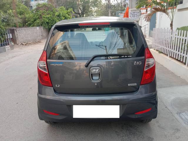 https://images10.gaadi.com/usedcar_image/4404496/original/processed_8fc888dd36fb50e088d2b8eddcf143a4.jpg?imwidth=6401