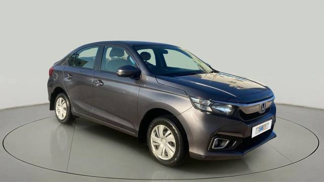 https://images10.gaadi.com/usedcar_image/4404513/original/fccdb12c9839caed3323b2319788c789.jpg?imwidth=6400