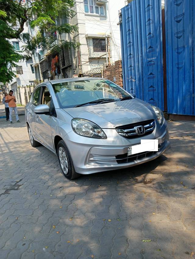 https://images10.gaadi.com/usedcar_image/4404696/original/processed_da0e6f575366afb052bc17311a236c59.jpg?imwidth=6400