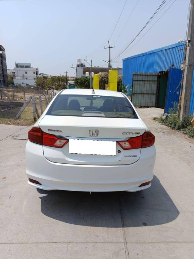 https://images10.gaadi.com/usedcar_image/4404710/original/processed_fcaa0766917689225cff658ec0626271.jpg?imwidth=6402