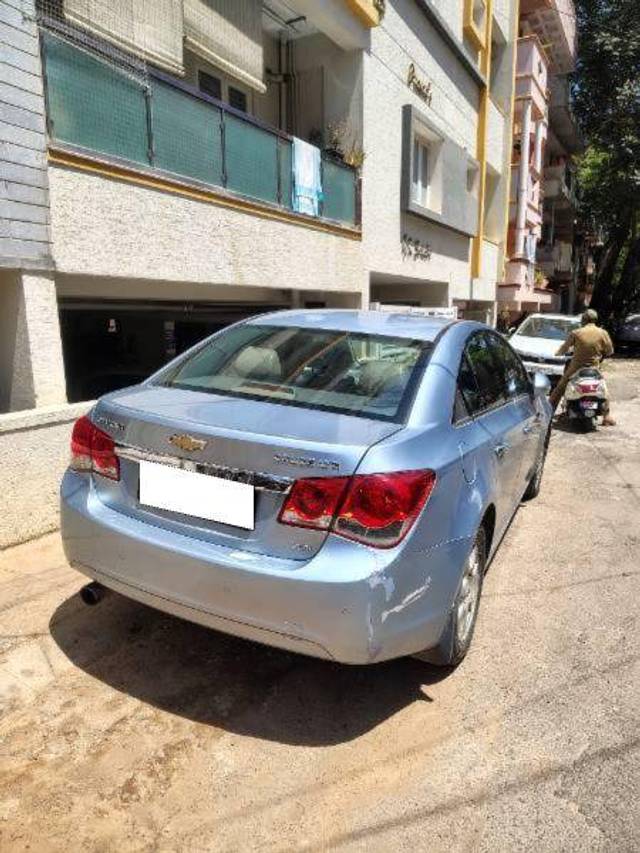 https://images10.gaadi.com/usedcar_image/4404749/original/1007195e773bf6fdde48c9b945334558.jpg?imwidth=6402