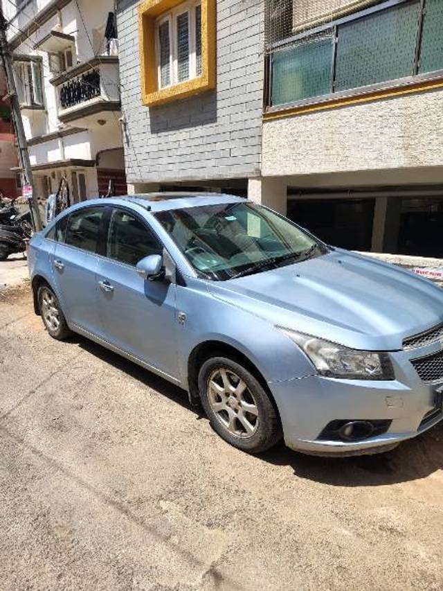 https://images10.gaadi.com/usedcar_image/4404749/original/c27aae5f74d9c3d4ea5421ae0a5fe509.jpg?imwidth=6401