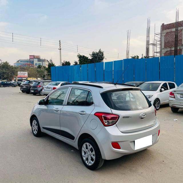 https://images10.gaadi.com/usedcar_image/4404764/original/processed_c2668b870d785bf0f5ef333bc034864e.jpg?imwidth=6401