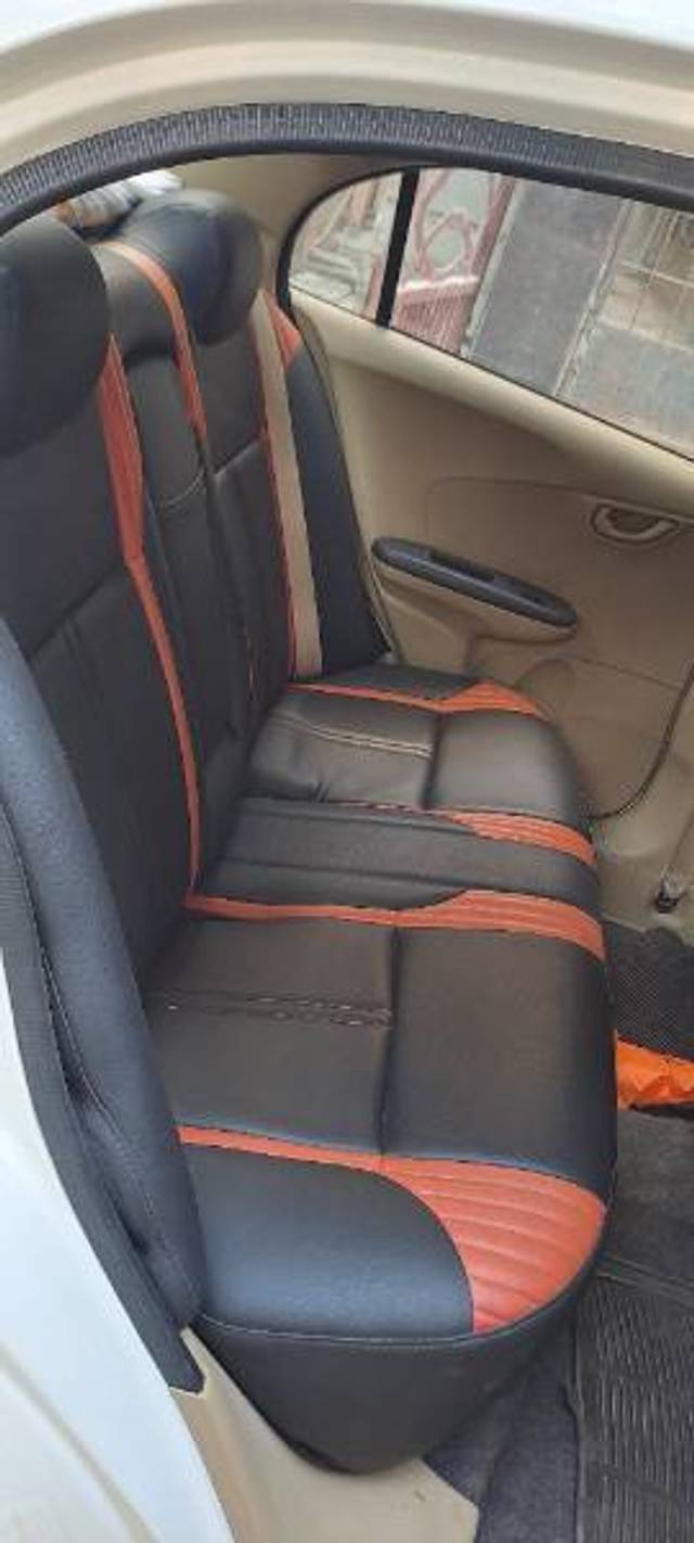 https://images10.gaadi.com/usedcar_image/4404772/original/2e8751820de395807abc099c3f4958e6.jpg?imwidth=6402