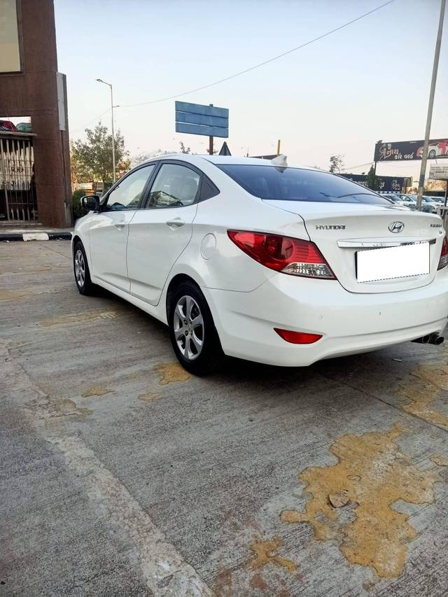 https://images10.gaadi.com/usedcar_image/4404775/original/processed_0fc63f55fe2c67d49cfa28225b6c222a.jpg?imwidth=6402