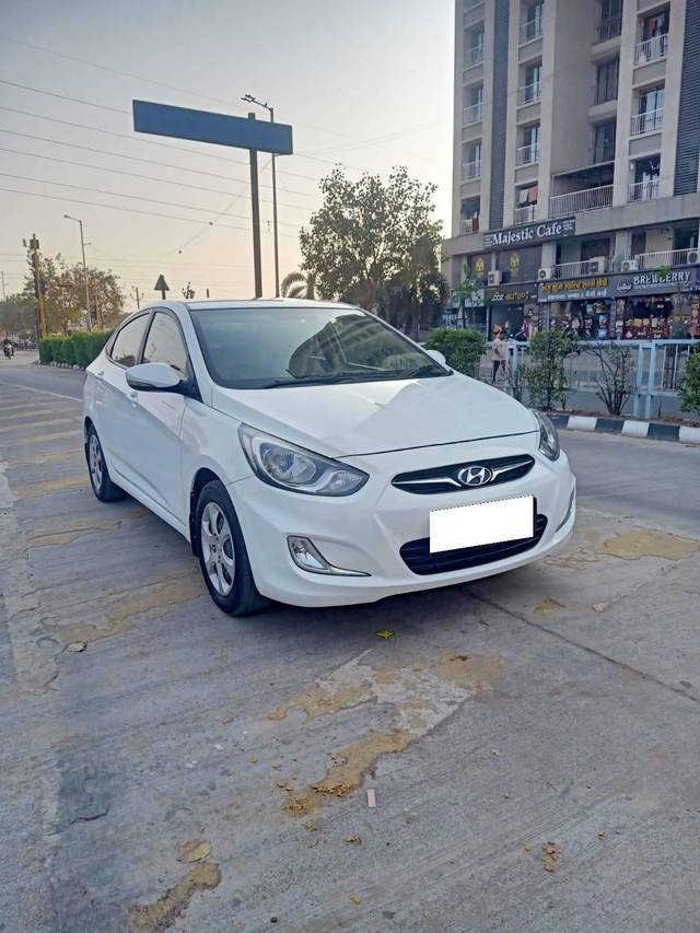 https://images10.gaadi.com/usedcar_image/4404775/original/processed_8a98f61a8268a5d60606fcf025cfeb42.jpg?imwidth=6400