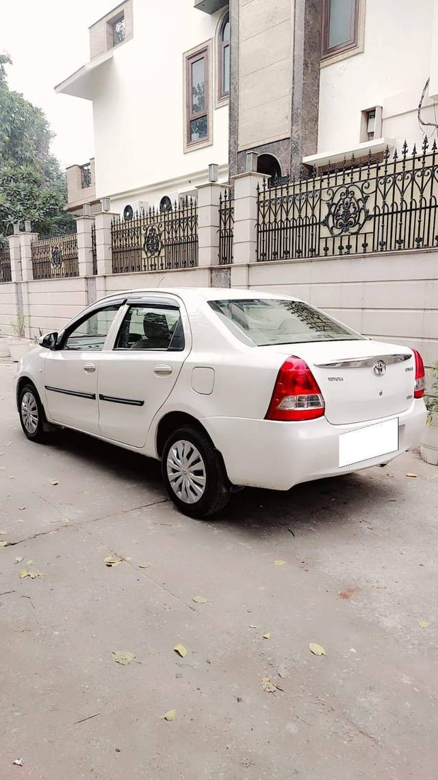 https://images10.gaadi.com/usedcar_image/4404887/original/processed_516b65f72cd1f583213d2956e6808049.jpg?imwidth=6402