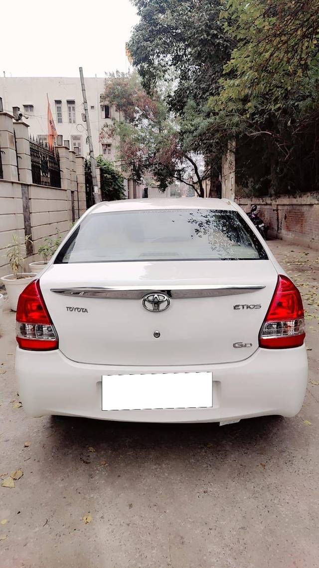 https://images10.gaadi.com/usedcar_image/4404887/original/processed_9d79a4d1fb237c374780f898fcf210cc.jpg?imwidth=6401