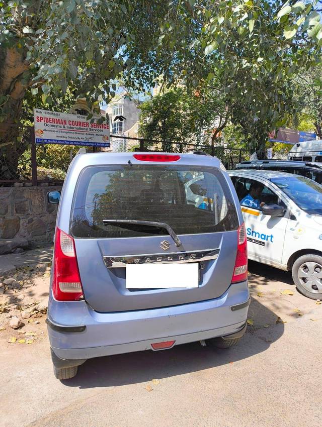 https://images10.gaadi.com/usedcar_image/4404939/original/591d857ed1d73f85fcf9a15f63bf1bf5.jpg?imwidth=6400