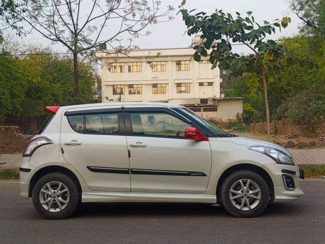 https://images10.gaadi.com/usedcar_image/4404979/original/processed_6b8f4aea4ab81228c5245eddc9158c9b.jpg?imwidth=6401