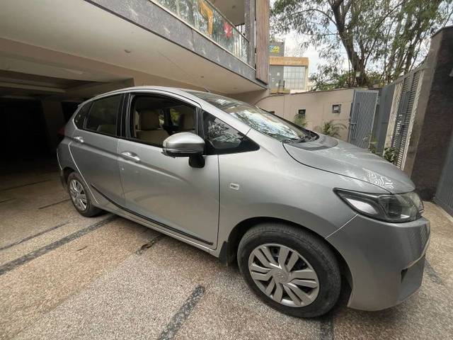 https://images10.gaadi.com/usedcar_image/4405005/original/1a555509f3fe9e14125ce92070aa5438.jpeg?imwidth=6401