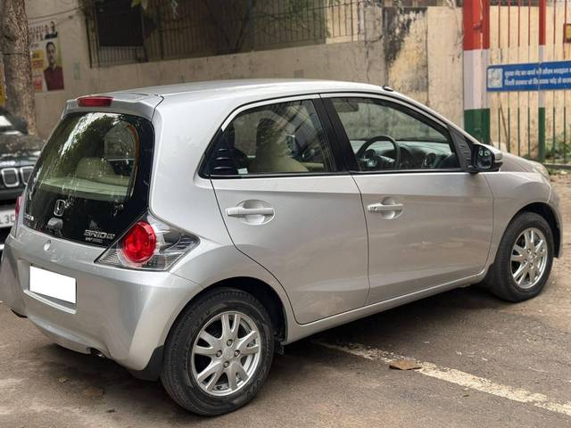 https://images10.gaadi.com/usedcar_image/4405036/original/processed_6c54a2e2e0066cd2d36745b26d333bc8.jpg?imwidth=6402