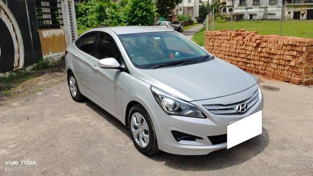 https://images10.gaadi.com/usedcar_image/4405041/original/processed_160215d7983137012dbecf3bb1110ce2.jpg?imwidth=6400