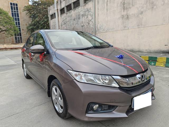 https://images10.gaadi.com/usedcar_image/4405093/original/processed_2c62e34b2ef1e0ed83e98c9227752248.jpg?imwidth=6400