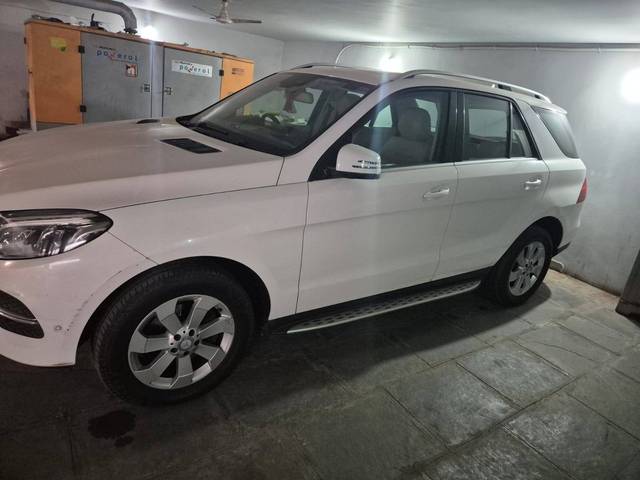 https://images10.gaadi.com/usedcar_image/4405117/original/13e27d51f76176a102ffda56489eef87.jpg?imwidth=6401