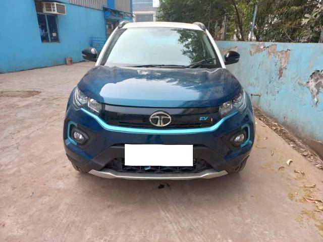 https://images10.gaadi.com/usedcar_image/4405225/original/processed_c035f939-077a-4c25-a4e7-6d34c6413d00.JPG?imwidth=6400