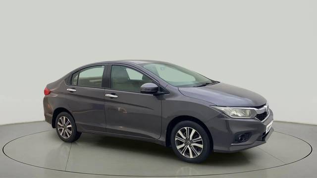 https://images10.gaadi.com/usedcar_image/4405229/original/85a1382d2a4cde5d5ff2f6c4febeb88e.jpg?imwidth=6400
