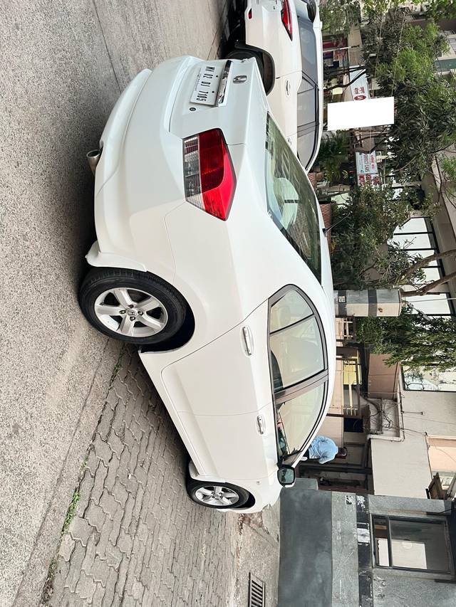 https://images10.gaadi.com/usedcar_image/4405255/original/processed_a1e2836e5d33befa5724fa5fe40d4a9e.jpg?imwidth=6400