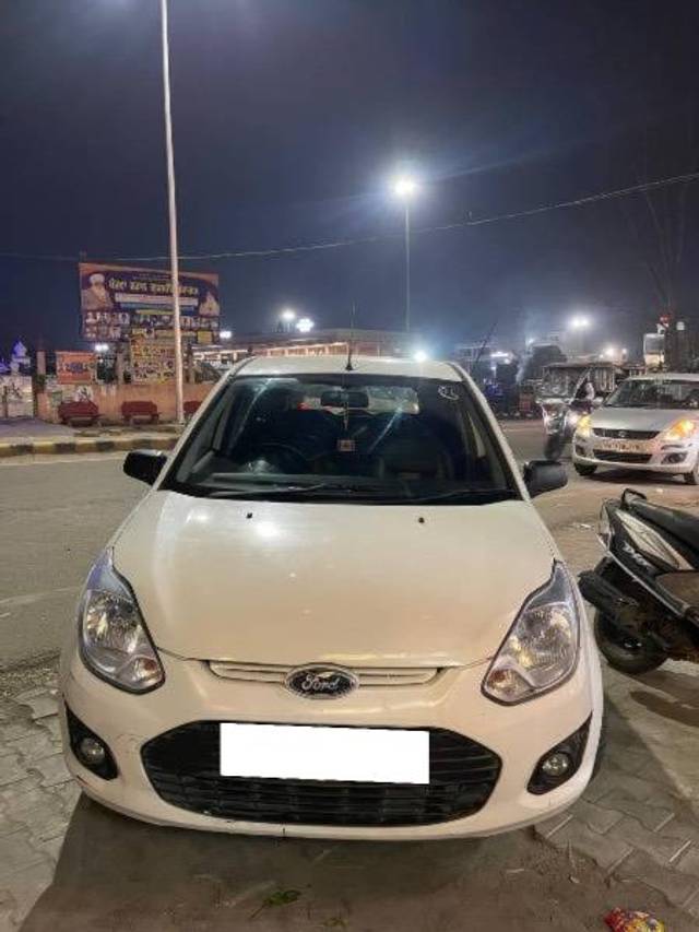 https://images10.gaadi.com/usedcar_image/4405268/original/processed_9c19209b-96c3-4dad-bd9c-7a941b48a01d.jpg?imwidth=6400