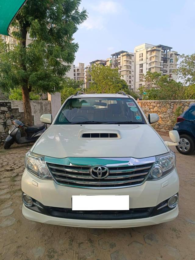 https://images10.gaadi.com/usedcar_image/4405337/original/processed_03bfe9c8290308669671e4b7c0c8746f.jpg?imwidth=6400