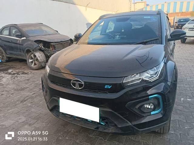 https://images10.gaadi.com/usedcar_image/4405354/original/processed_e03ea5e1-3429-41c6-ba23-147a72d35cba.jpg?imwidth=6400