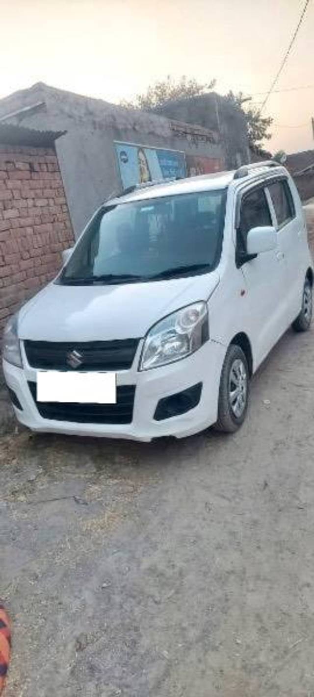 https://images10.gaadi.com/usedcar_image/4405399/original/processed_2877ca2e-a987-4249-8770-0d3434fa5c8c.jpeg?imwidth=6400