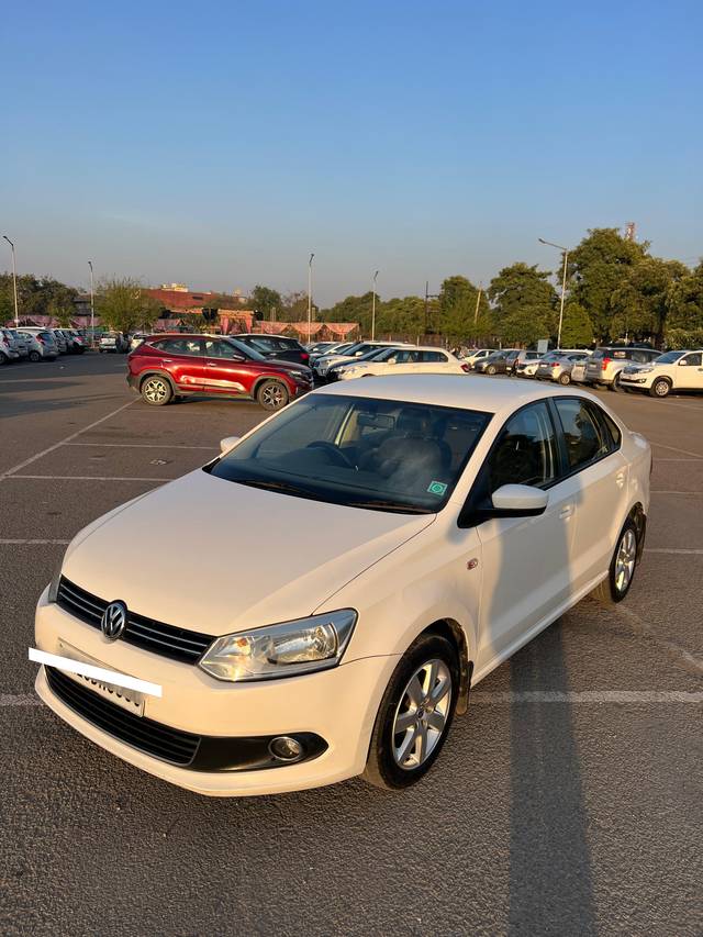 https://images10.gaadi.com/usedcar_image/4405410/original/processed_450dabedf912f621ac62237c60d15577.jpg?imwidth=6401