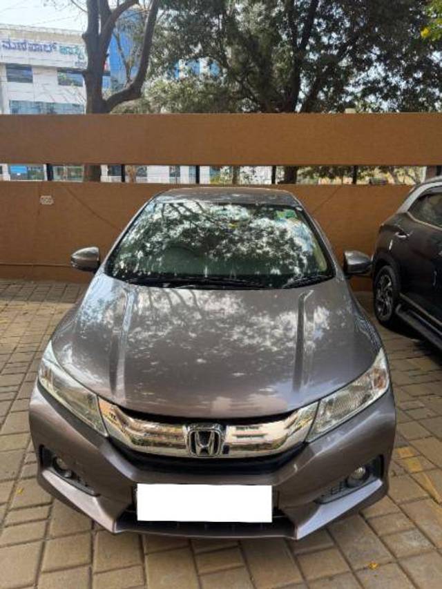 https://images10.gaadi.com/usedcar_image/4405457/original/b6728c386d466e8484bf9108b62c3884.jpeg?imwidth=6401