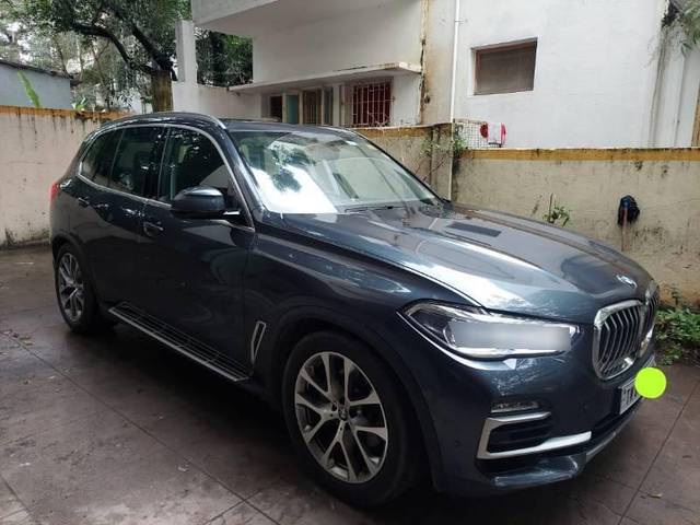 https://images10.gaadi.com/usedcar_image/4405460/original/processed_7b312042-cbc9-493b-bcf8-51f89aa8139c.jpg?imwidth=6400