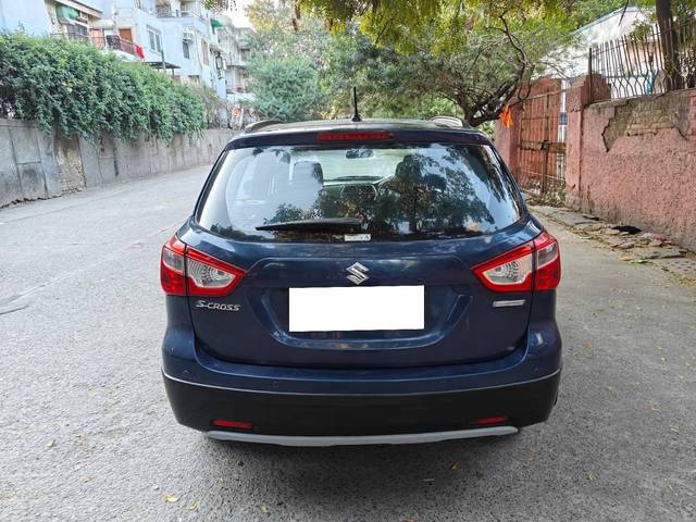 https://images10.gaadi.com/usedcar_image/4405513/original/processed_1207512c02a01d605d8055afe35ec334.jpg?imwidth=6402