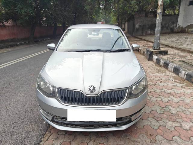 https://images10.gaadi.com/usedcar_image/4405518/original/processed_f6b56373d8aa79ba7974cf67fd72cd3b.jpg?imwidth=6401