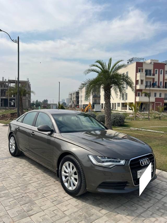 https://images10.gaadi.com/usedcar_image/4405540/original/processed_82ea4fee284819a6a1c3792c3116c05d.jpg?imwidth=6400