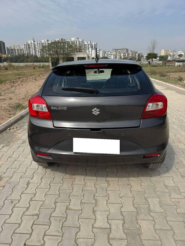 https://images10.gaadi.com/usedcar_image/4405541/original/processed_8883c8835da37032b80c8a8a5e927e3e.jpg?imwidth=6402