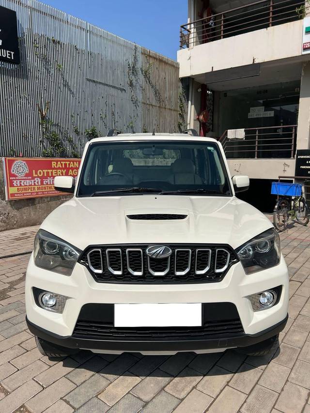 https://images10.gaadi.com/usedcar_image/4405546/original/processed_4b5180668d2c736bfc04280615a62ae0.jpg?imwidth=6400