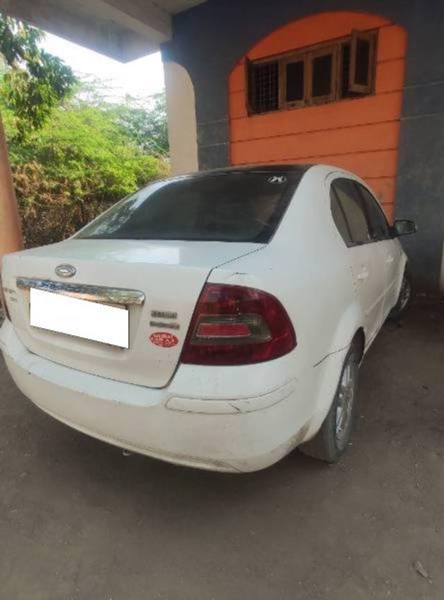 https://images10.gaadi.com/usedcar_image/4405597/original/processed_9786f76c-ee7b-44d9-af1f-3b383d64968d.jpg?imwidth=6400