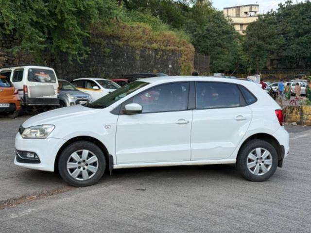 https://images10.gaadi.com/usedcar_image/4405615/original/3876264d37a7b81068fe930c17fcf2a3.jpeg?imwidth=6402