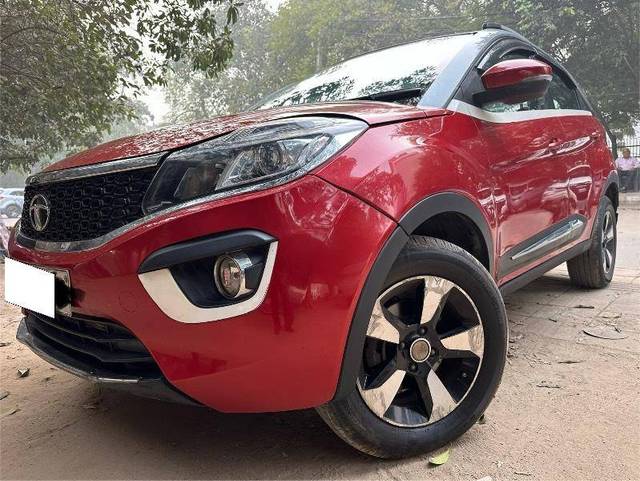 https://images10.gaadi.com/usedcar_image/4405635/original/9d1a92cc2c1d8bd3d94e800d9ceaa62e.jpeg?imwidth=6402