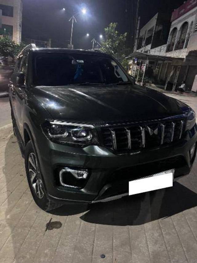 https://images10.gaadi.com/usedcar_image/4405643/original/57a365a3747ebd45ea0c78821b3c4ac9.jpeg?imwidth=6401