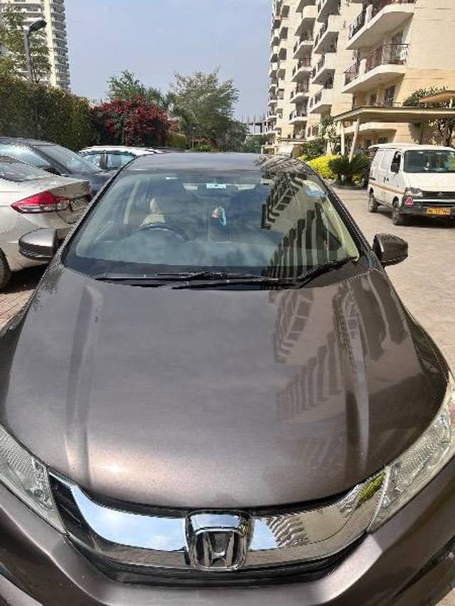 https://images10.gaadi.com/usedcar_image/4405655/original/ef5fd6b0538f68de5a35e1b535697520.jpeg?imwidth=6402