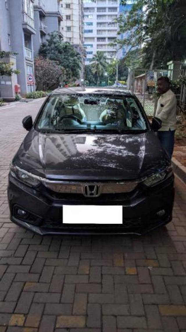 https://images10.gaadi.com/usedcar_image/4405662/original/d338bac37106620ca074ad244b91d0f7.jpeg?imwidth=6401