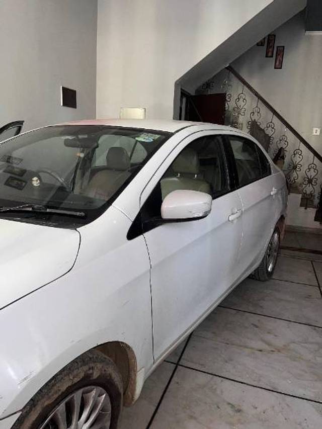 https://images10.gaadi.com/usedcar_image/4405663/original/20e2d0b5af66dafc296895fc05ef168f.jpg?imwidth=6401