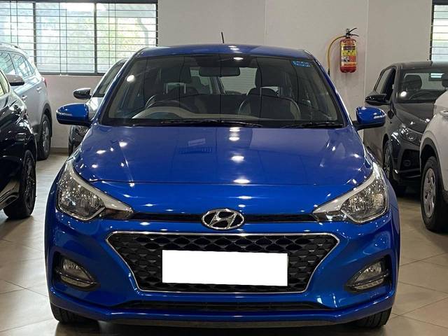 https://images10.gaadi.com/usedcar_image/4405697/original/processed_f4825ccabd261fbf5357c296b2309565.jpg?imwidth=6400